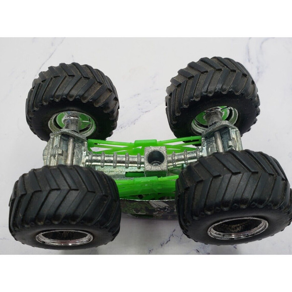 Hot Wheels Monster Jam Grave Digger Chrome Silver 1:64 - Picture 6 of 8